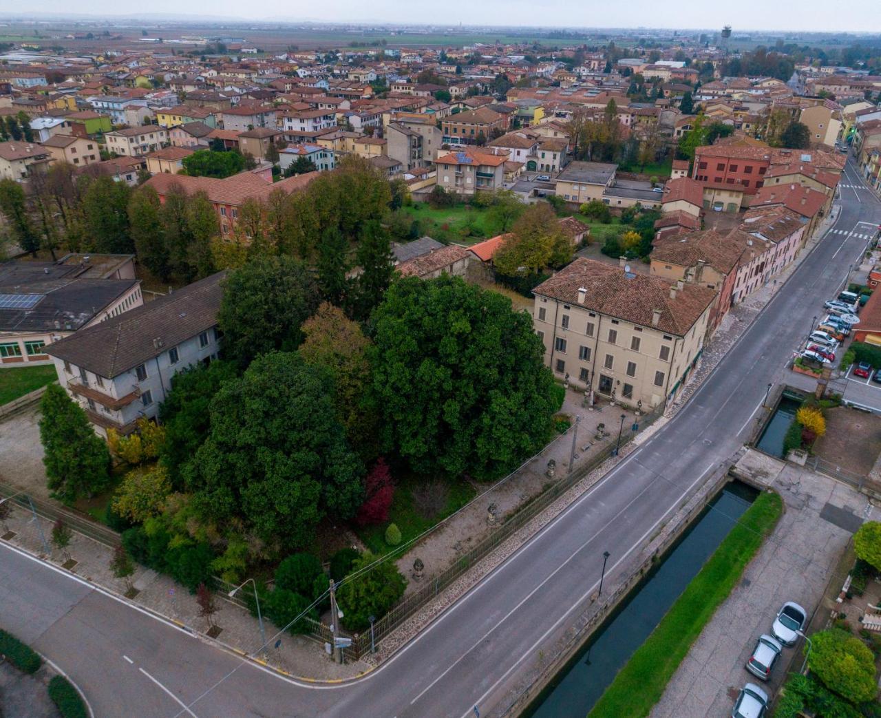 Antica Dimora Conti Custoza Bed & Breakfast Roverbella Exterior photo